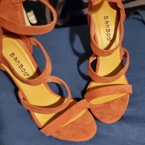 Size 6 woman's Bamboo heals. Never worn
